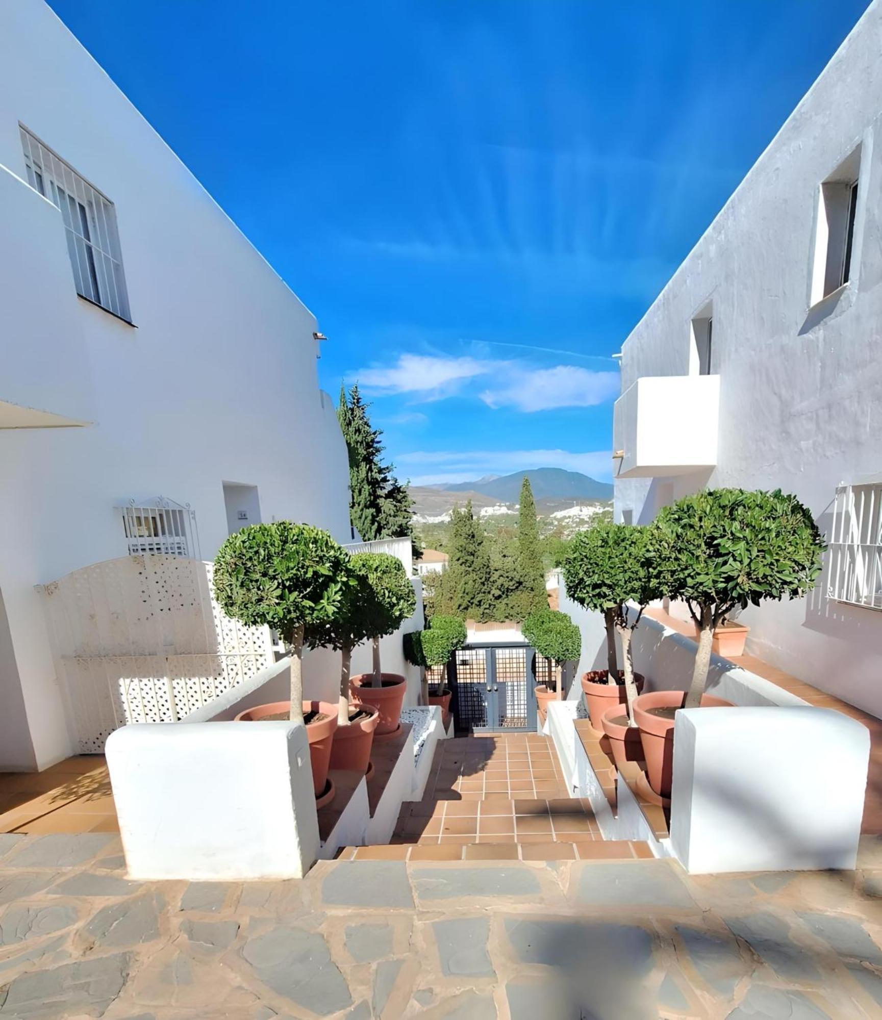 Gorgeous 2Br Apt. W/ Mountain View Puerto Banus Марбелья Экстерьер фото