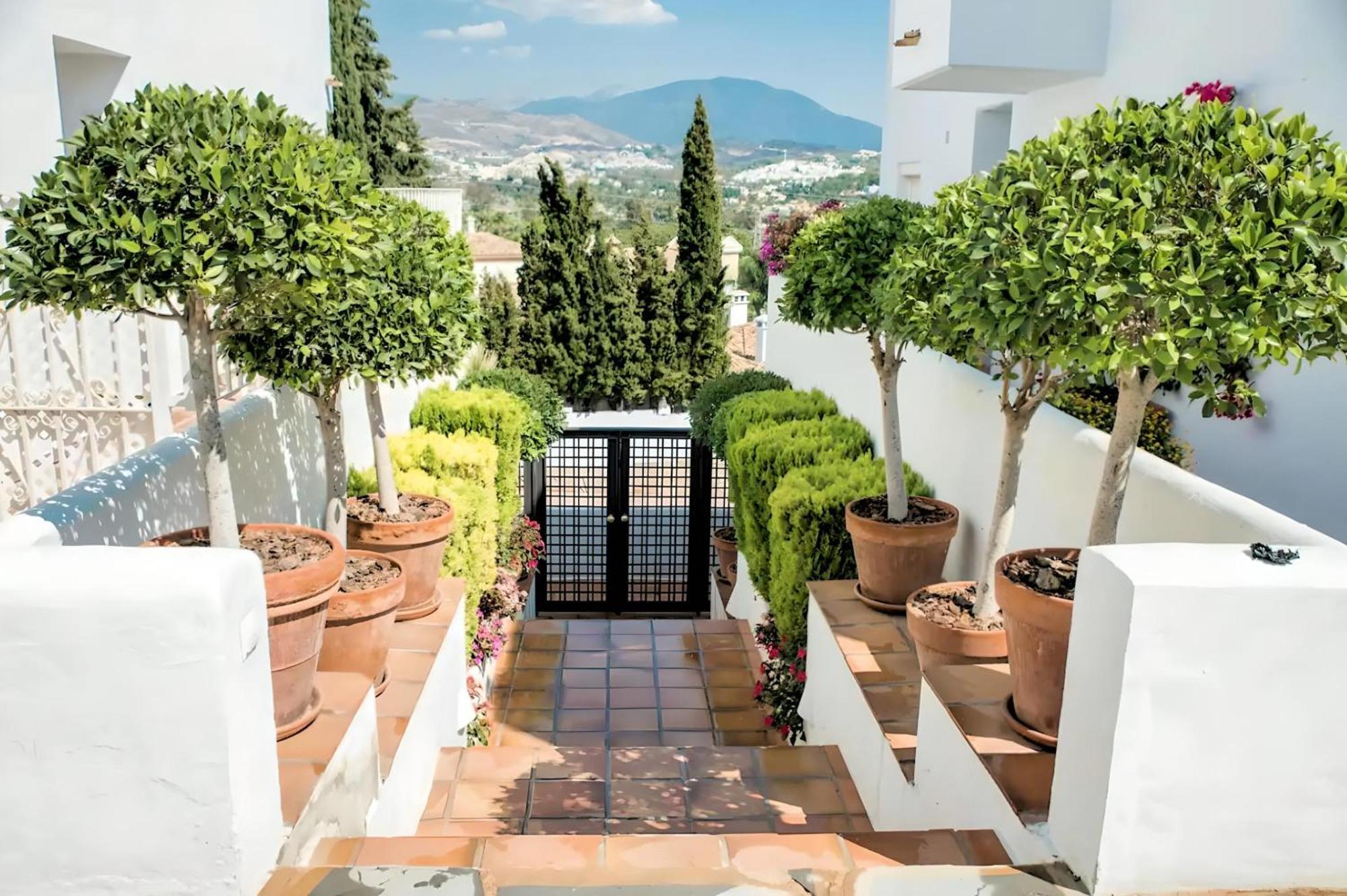 Gorgeous 2Br Apt. W/ Mountain View Puerto Banus Марбелья Экстерьер фото