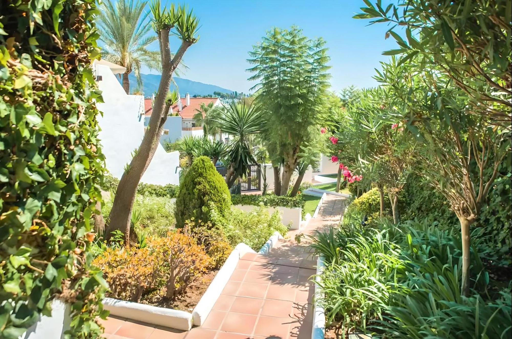 Gorgeous 2Br Apt. W/ Mountain View Puerto Banus Марбелья Экстерьер фото