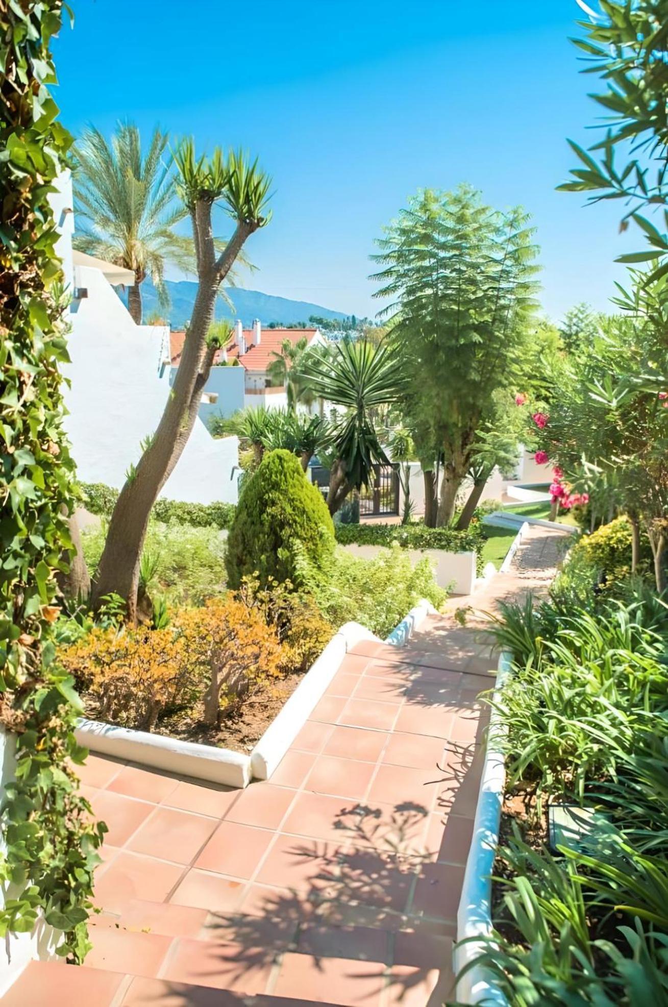 Gorgeous 2Br Apt. W/ Mountain View Puerto Banus Марбелья Экстерьер фото